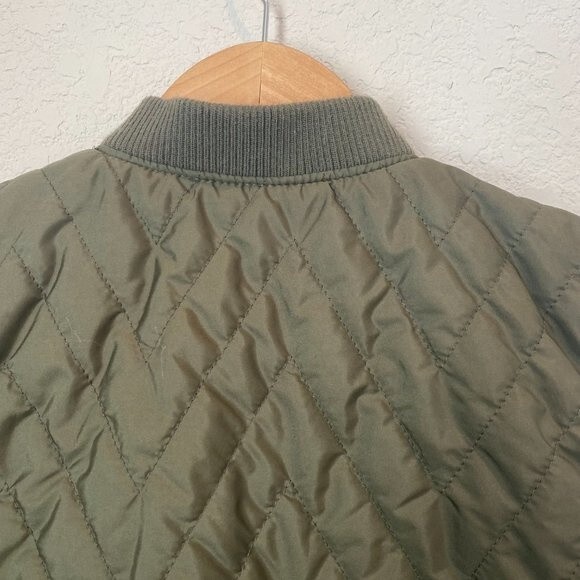 Old Navy Dark Green Quilted Zip Up Puffer Vest - Size XS - EUC - Picture 6 of 6